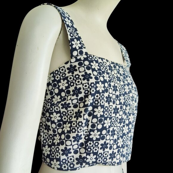 Elodie Retro Mod Navy White Geometric Daisy Print Smocked Crop Play Sun Top Sz M - Picture 3 of 11